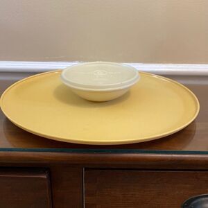 Tupperware Dip and Serve Gold tray with lid